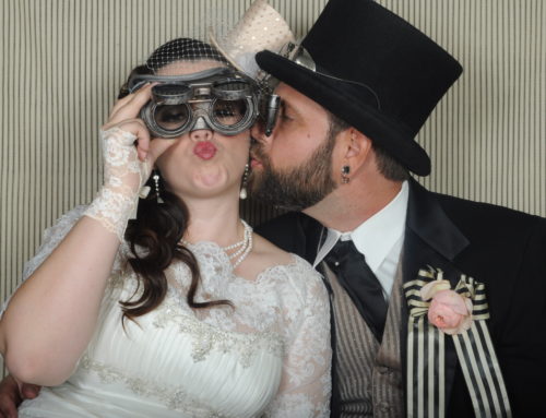 How to rent a photo booth for your wedding