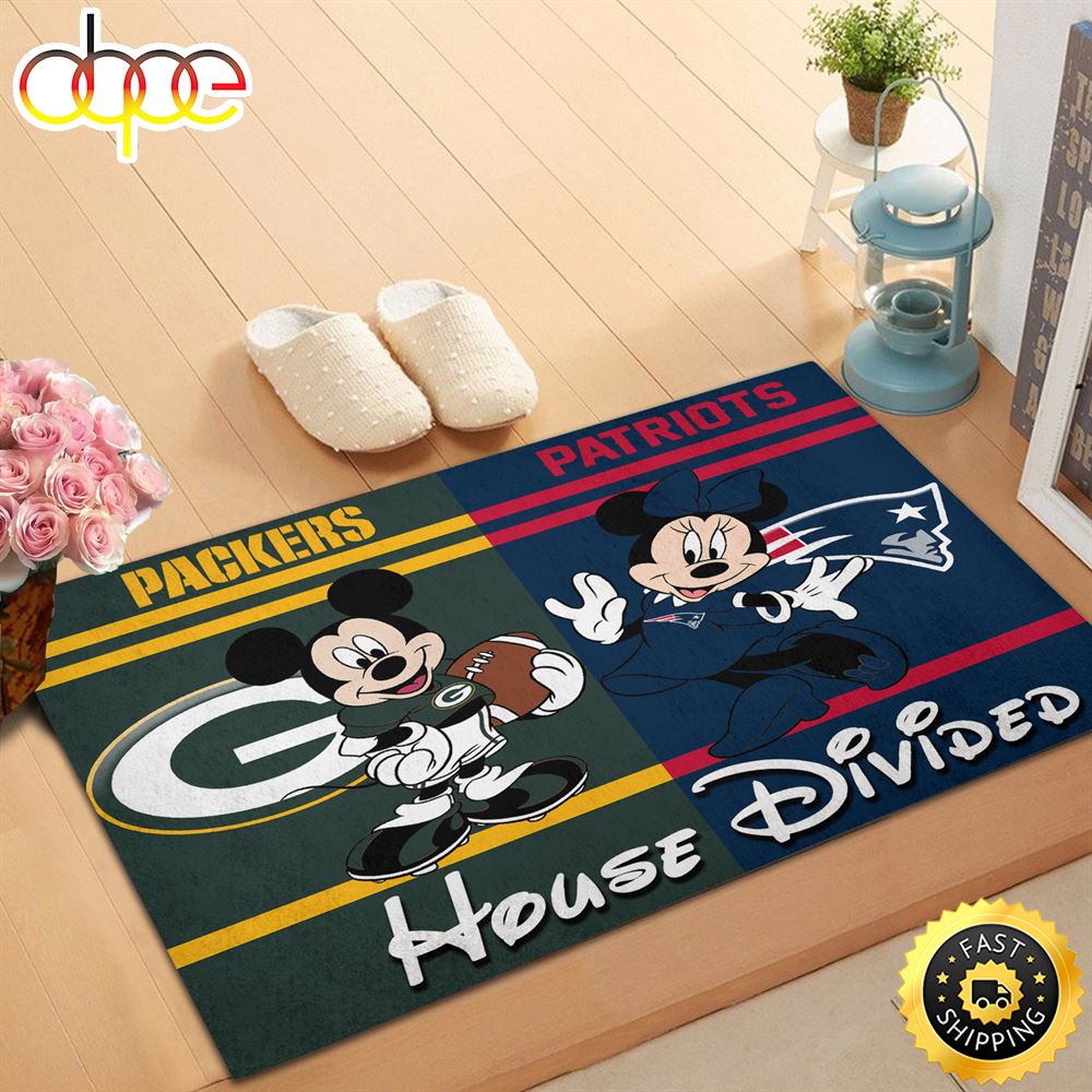 NFL_Football_Green_Bay_Packers_vs_New_England_Patriots_Mickey_And_Minnie_Teams_NFL_House_Divided_Doormat
